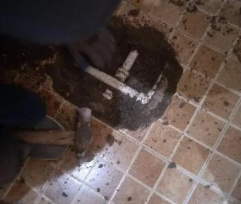北碚卫生间漏水维修公司为您分享下卫生间渗水如何处理及注意事项
